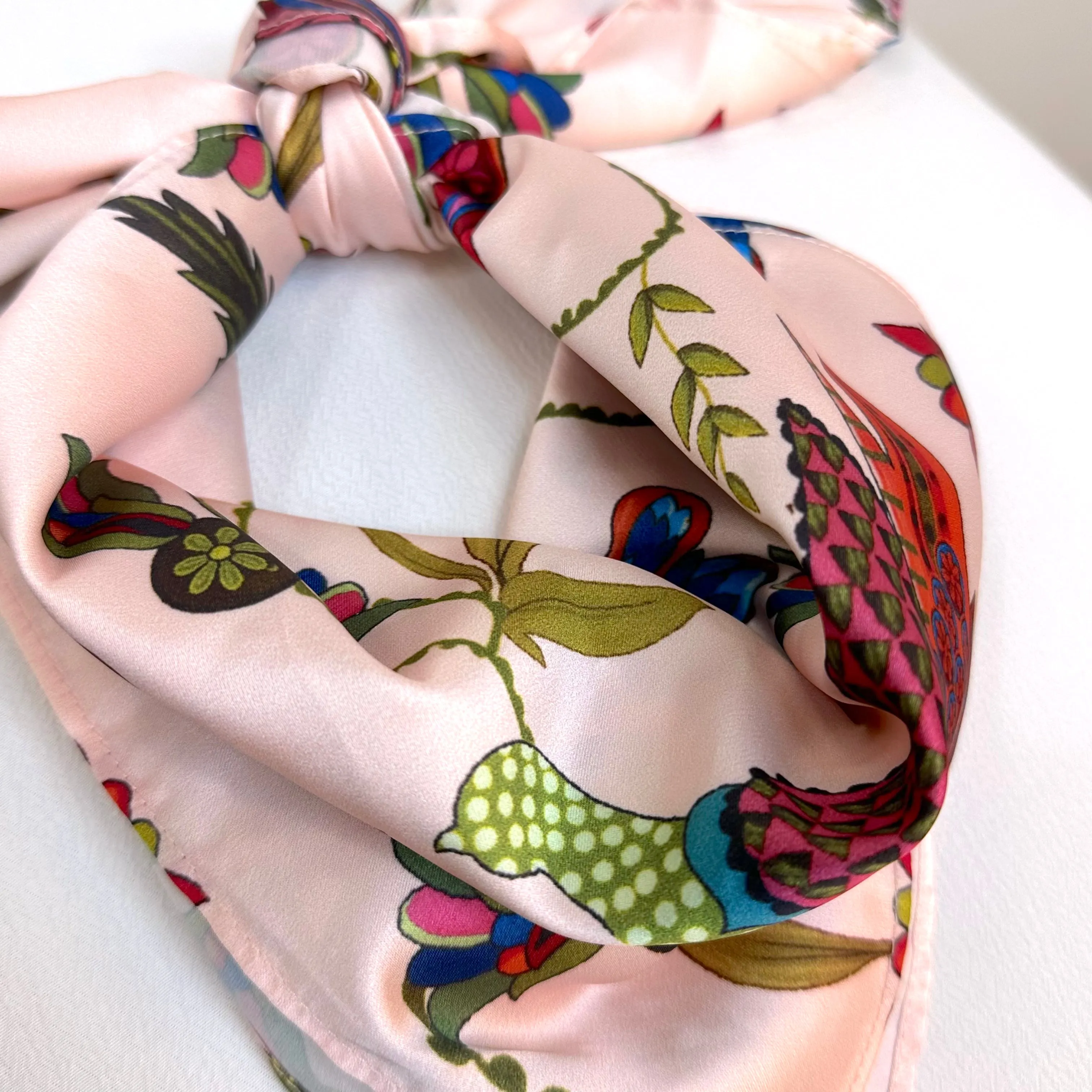 SQUARE HEAD SCARF (LIGHT PINK PATTERN)